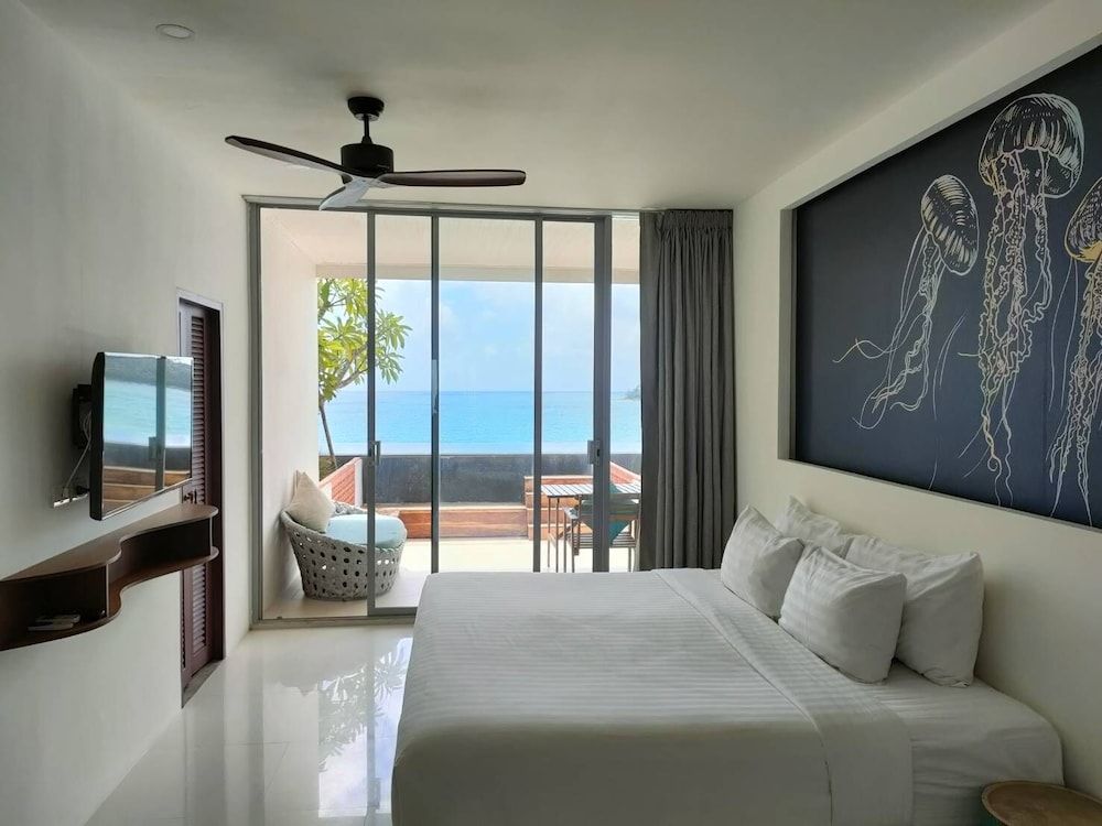 Honeymoon Room, Pool Access, Oceanfront
