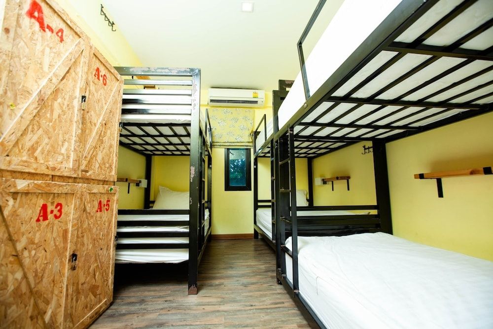 Doolay Beachfront Hostel Room, Mixed Dorm (4 Bed) 7