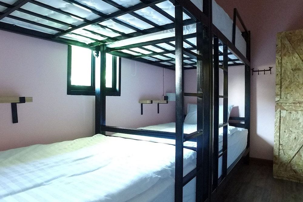 Doolay Beachfront Hostel Room, Mixed Dorm (4 Bed) 2