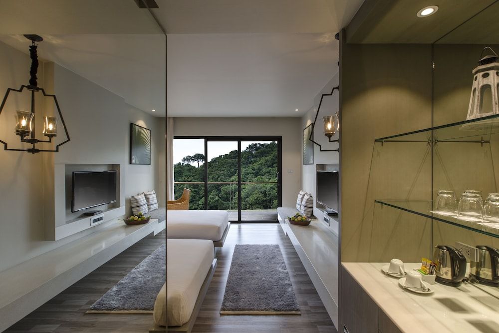 Hotel IKON Phuket Superior Room 15