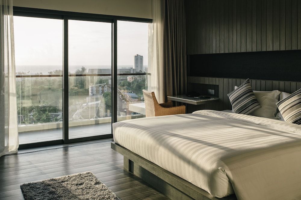 Hotel IKON Phuket Superior Room 9