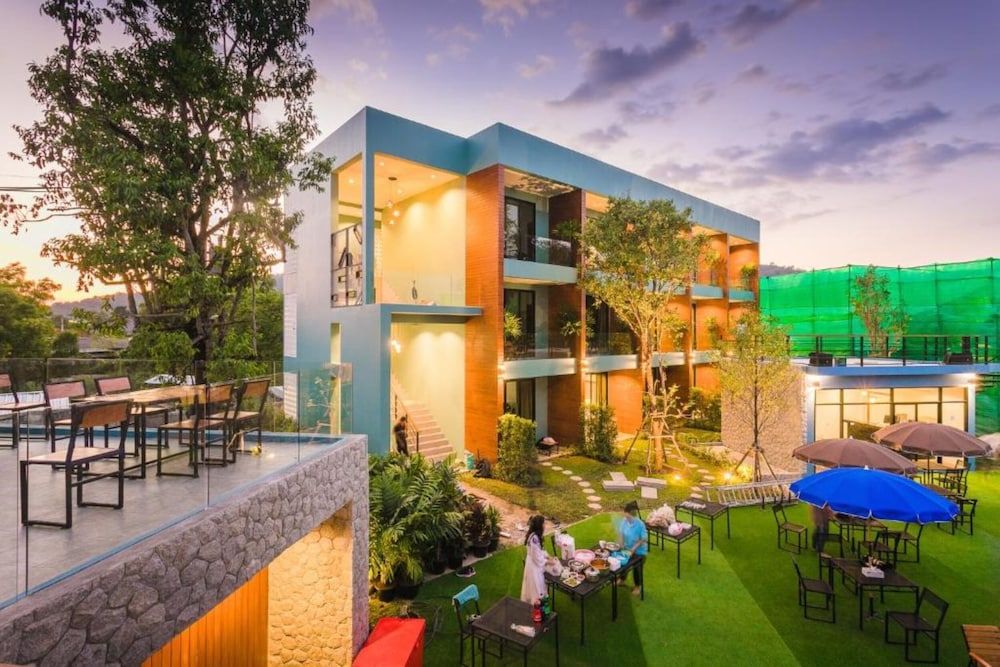 undefined Peace Blue Naiharn Naturist Resort Phuket 5