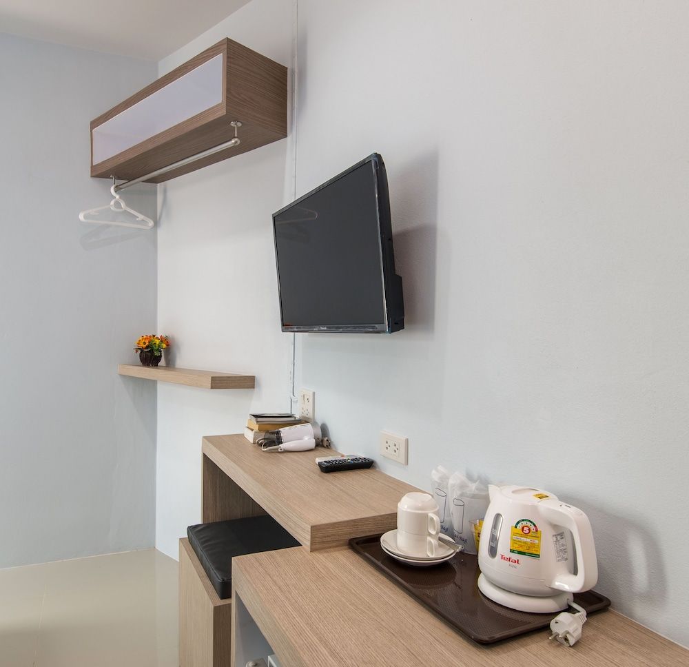 Lada Krabi Express Standard Double Room No Window 5