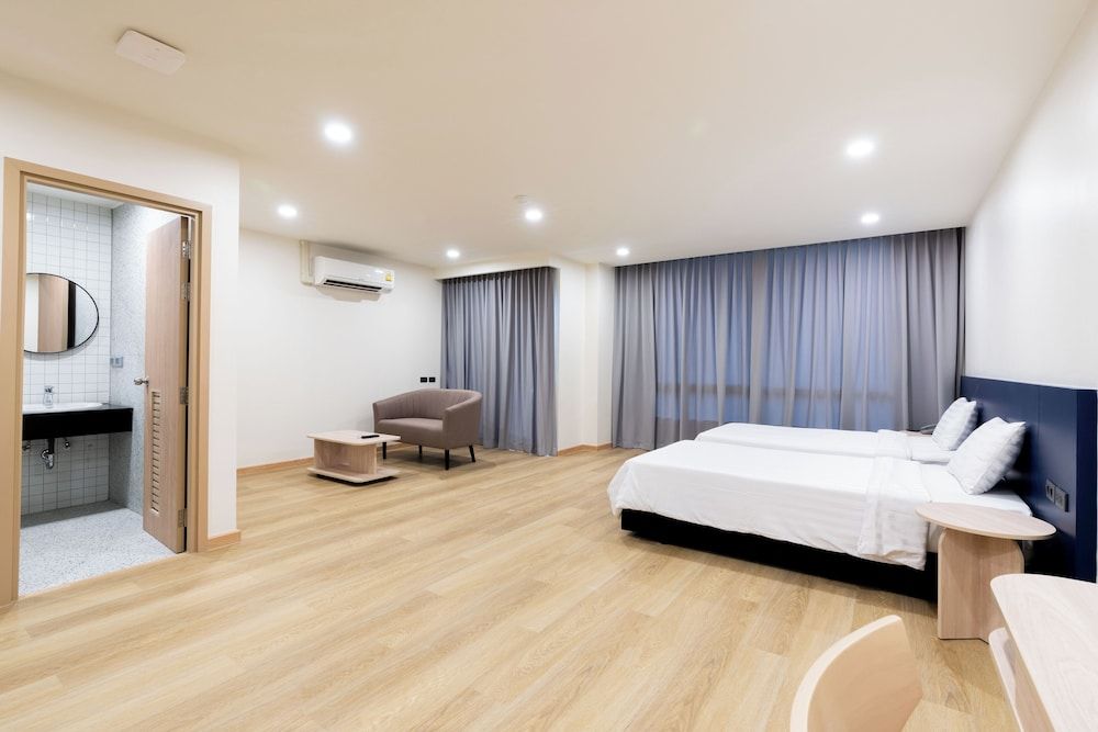 CA Hotel and Residence Phuket Grand Deluxe Twin Room