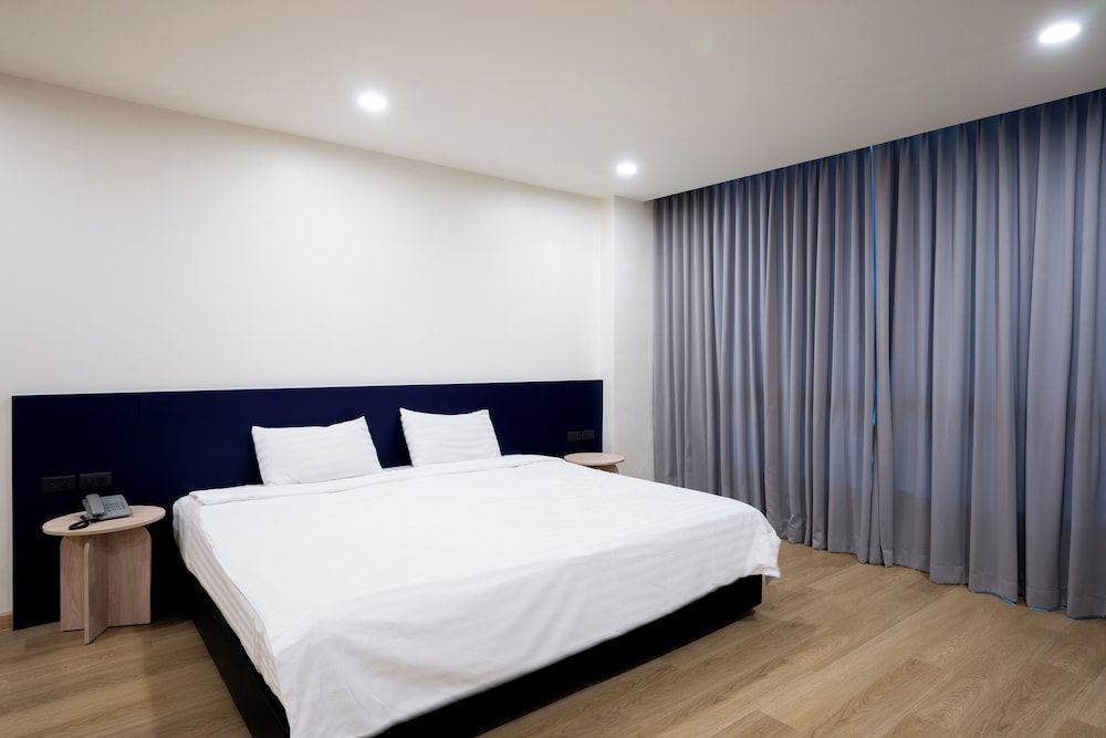 CA Hotel and Residence Phuket Grand Double Room 2
