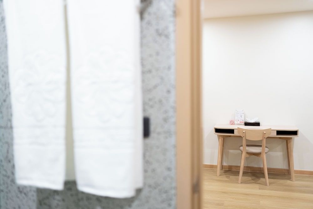 CA Hotel and Residence Phuket Grand Deluxe Twin Room 14