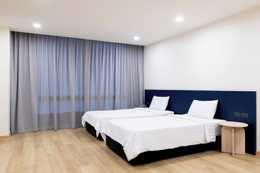 CA Hotel and Residence Phuket Grand Deluxe Twin Room 2