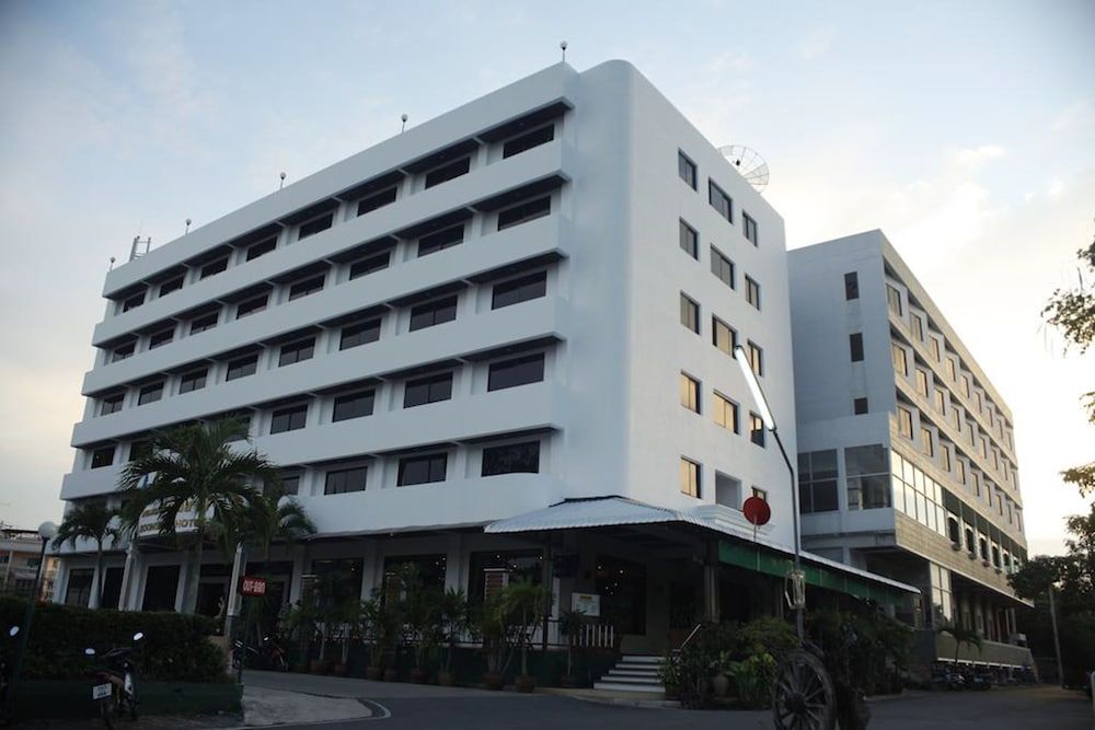 undefined Boonsiam Hotel 6