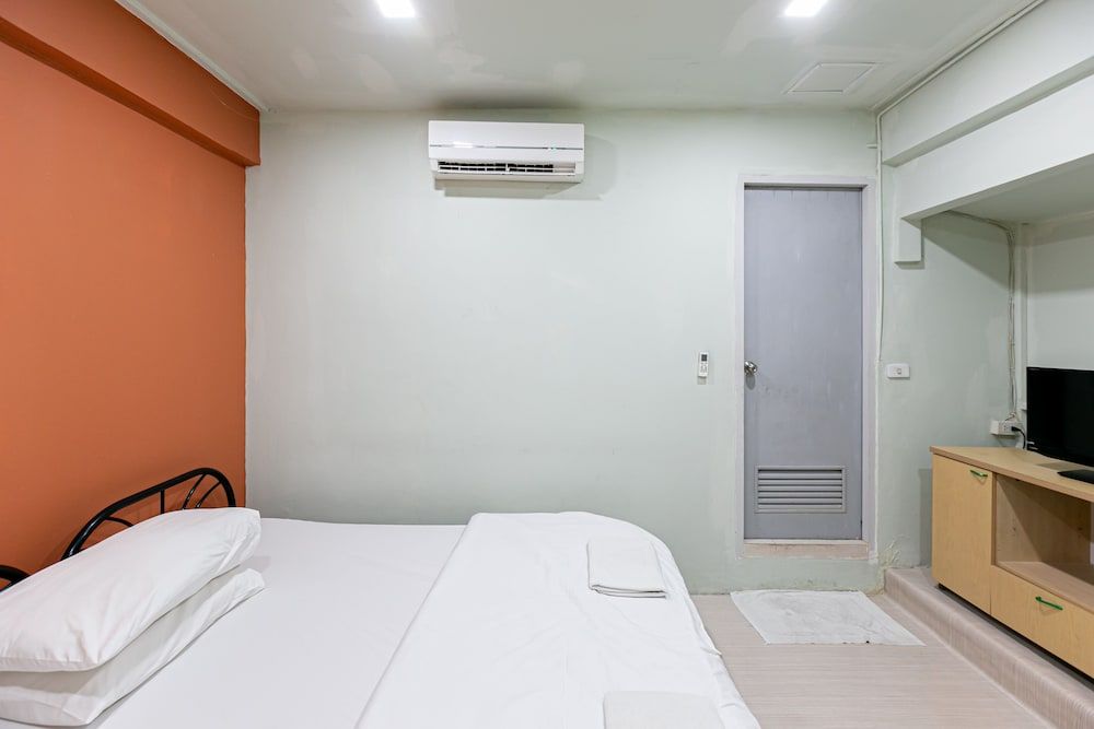 Freesia Saladaeng Silom Apartments Standard Room 12