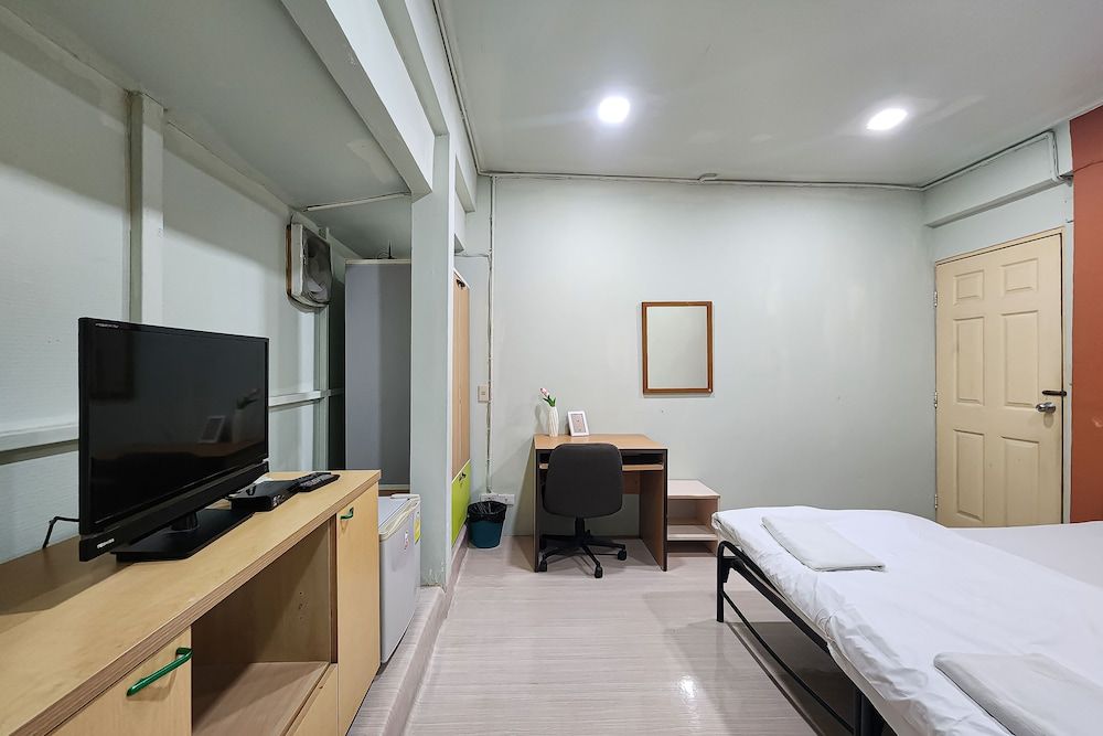 Freesia Saladaeng Silom Apartments Standard Room 3