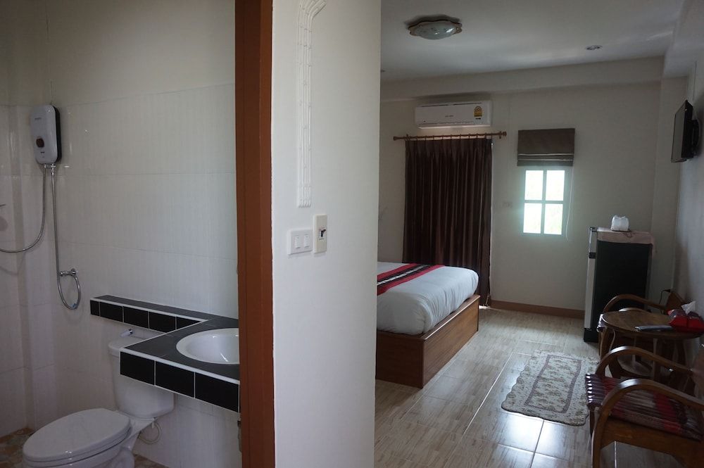 Maesot Siri Hotel Standard Double Room 3