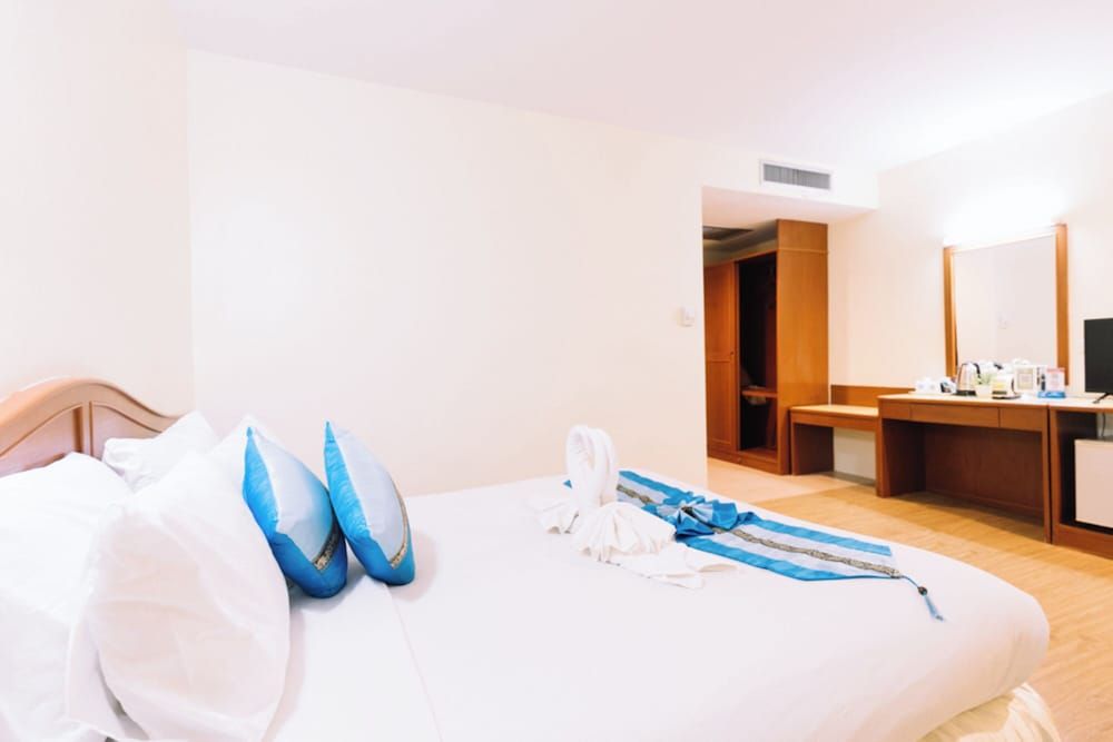 Chumphon Gardens Hotel Suite 15