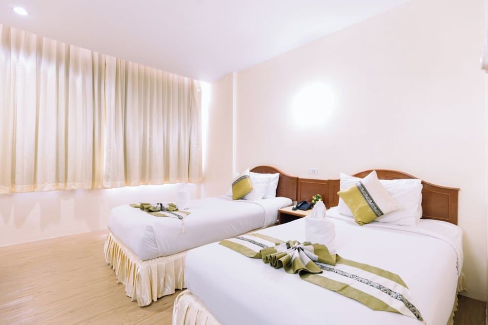 Chumphon Gardens Hotel Superior Double or Twin Room 4