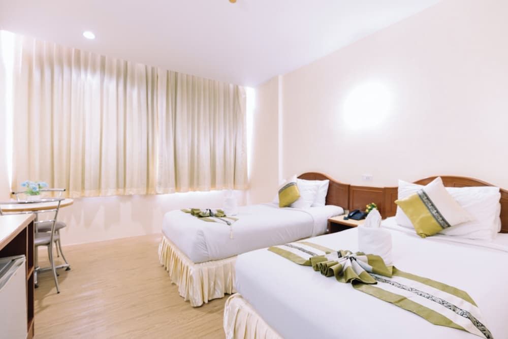 Chumphon Gardens Hotel Superior Double or Twin Room 6