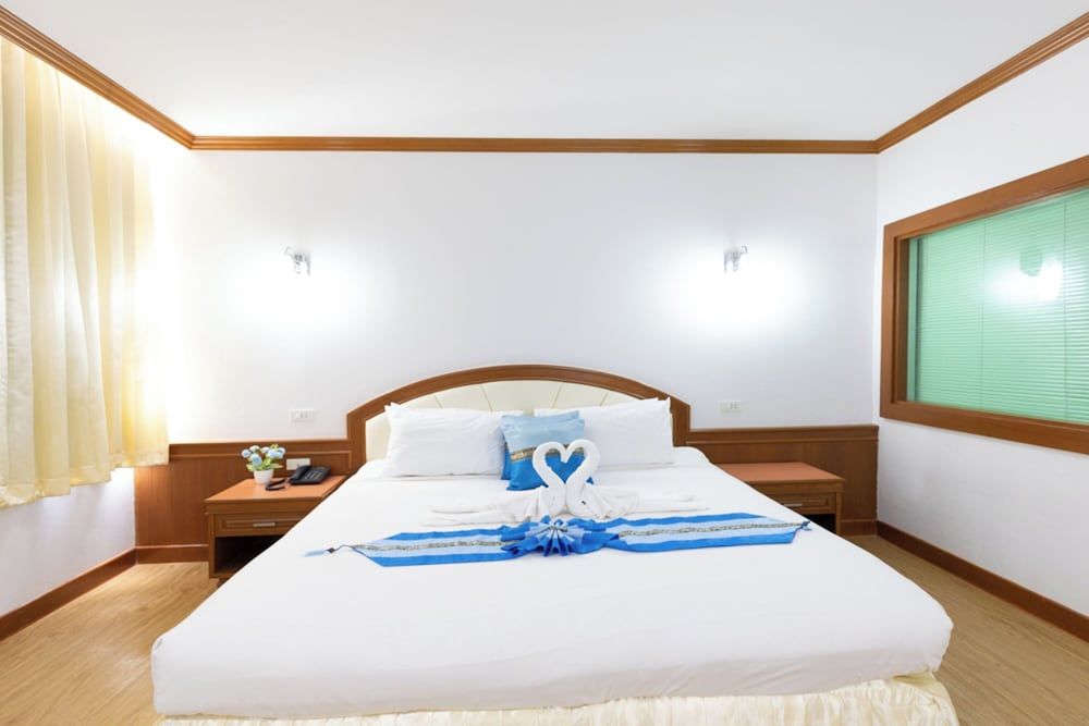 Chumphon Gardens Hotel Suite 12