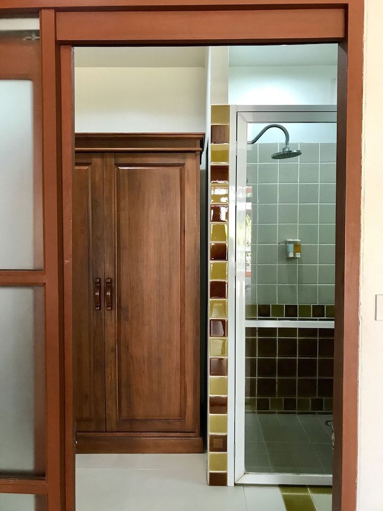 Palm Beach Resort Family Room 6