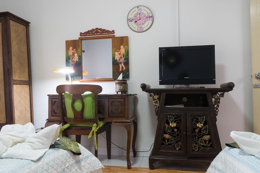 Sabaidee Residence Standard Twin Room 10