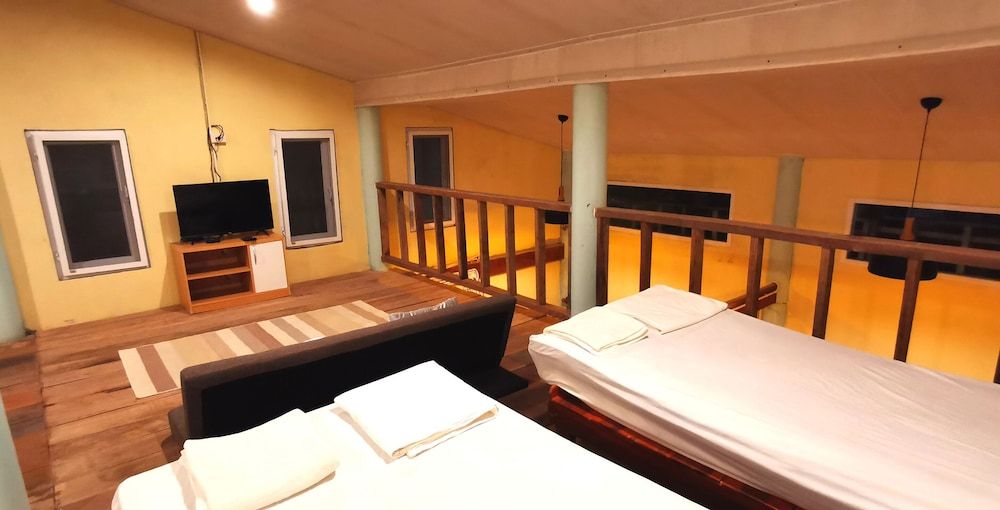 Beachfront Family Suite