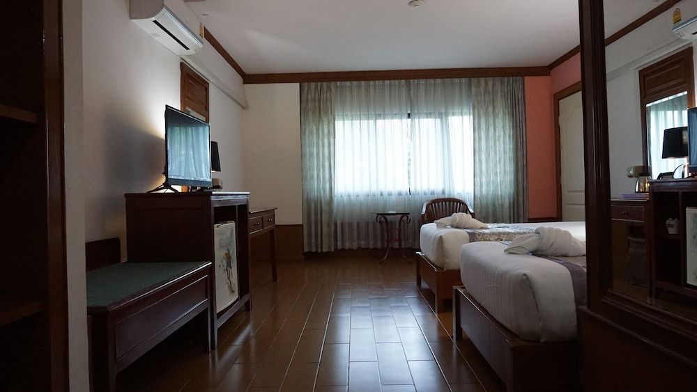 Wattana Park Hotel Superior Room 3