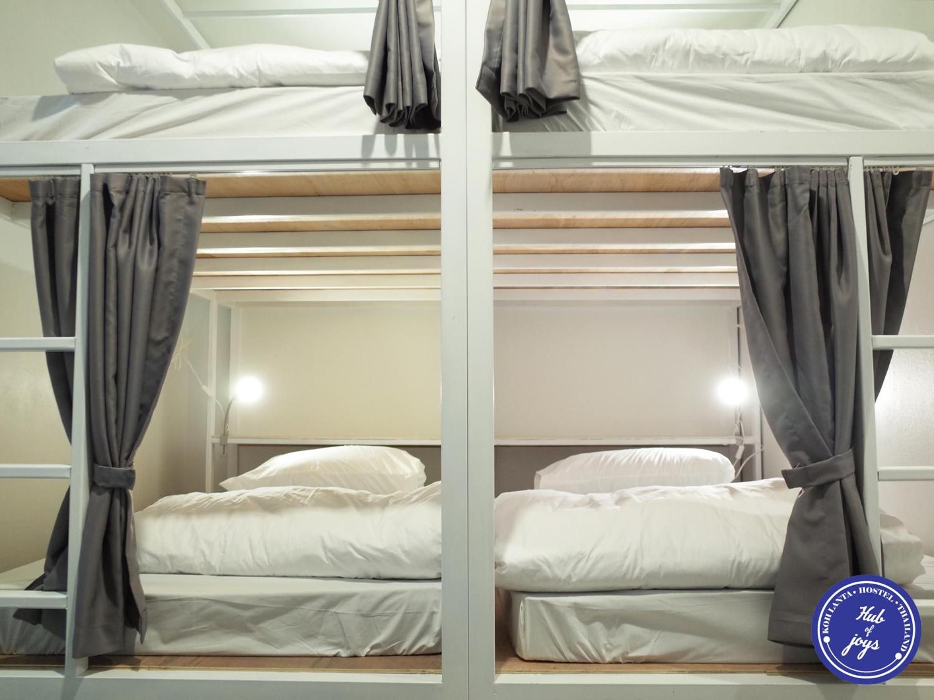 Bunk Bed in Mixed Dormitory Room