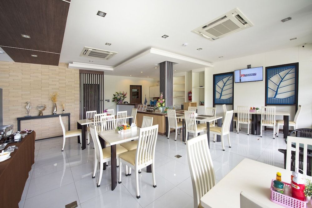 undefined The Nice Hotel 6