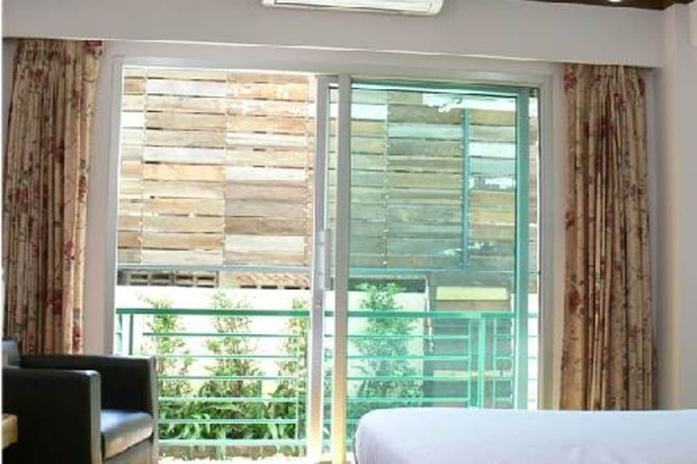 Thai Inter Hotel Standard Room 2