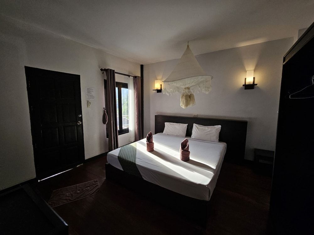 Phitharom PP Resort Superior Double Room 12