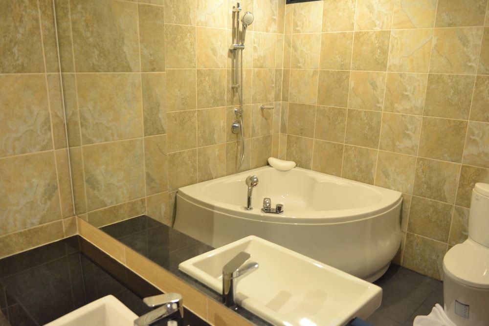 S17 @ Nimman Hotel Grand Double Room (Deluxe) 10