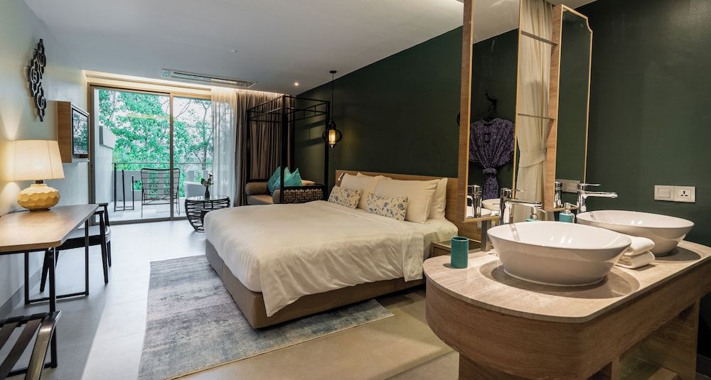 Grand Deluxe Jacuzzi