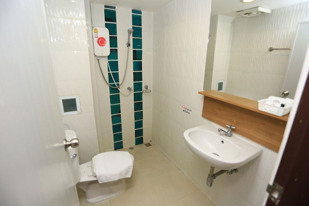 GEMTREE Boutique Lampang Deluxe Twin Room 4