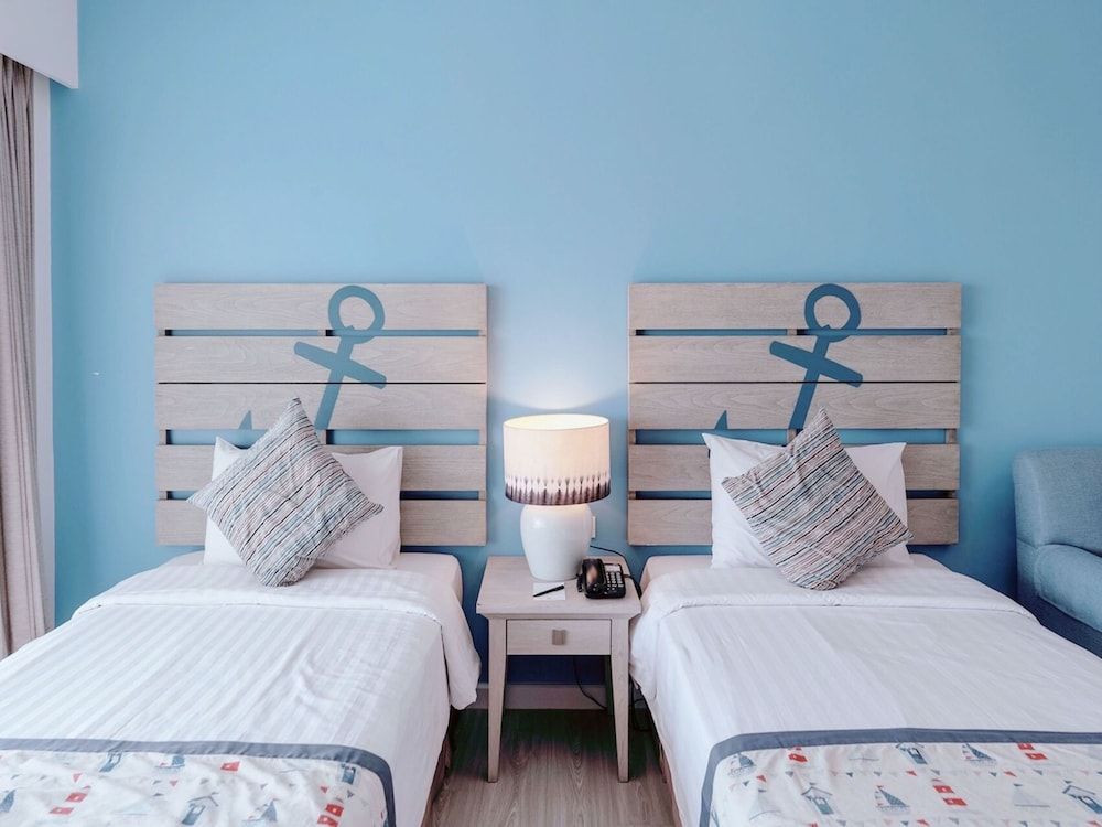 Somewhere Koh Sichang Deluxe Room 8