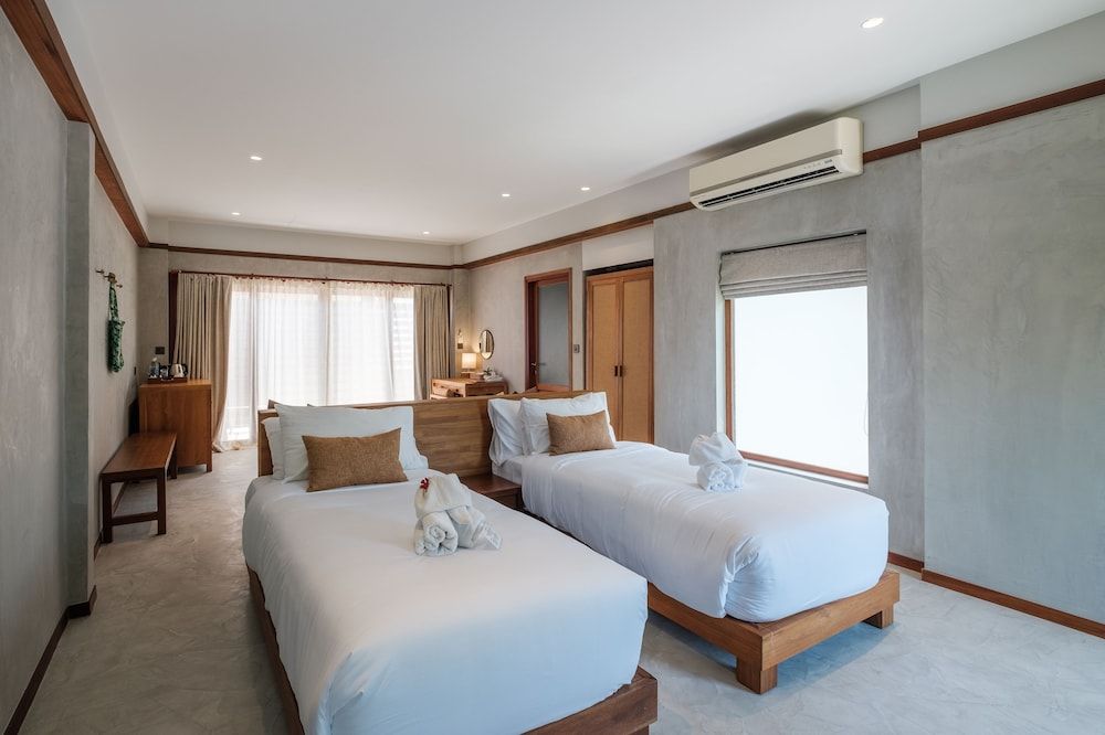 Banana Fan Sea Resort Superior Room 2
