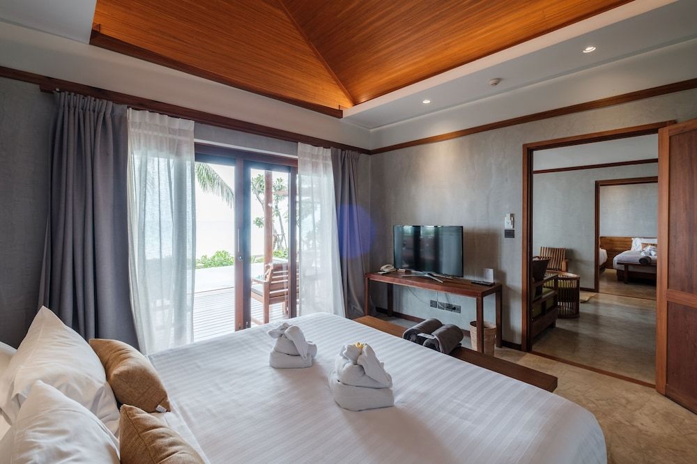 Beachfront villa, 2 bedrooms with private pool