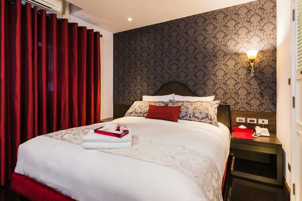 undefined the FAH silom 6