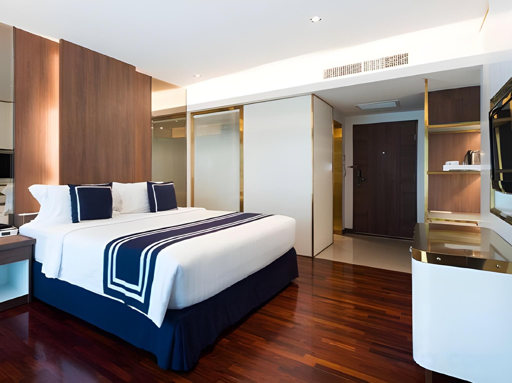 undefined The Cruise Hotel 10