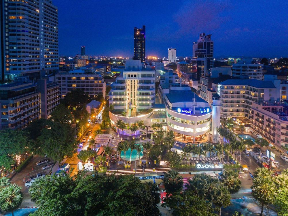 undefined The Cruise Hotel 4