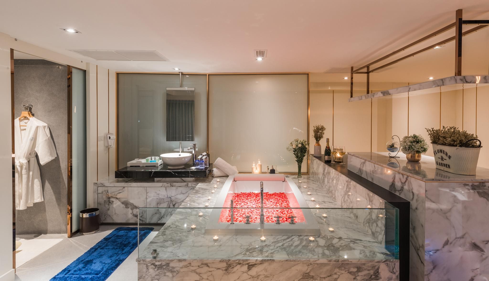 undefined The Cruise Hotel 7