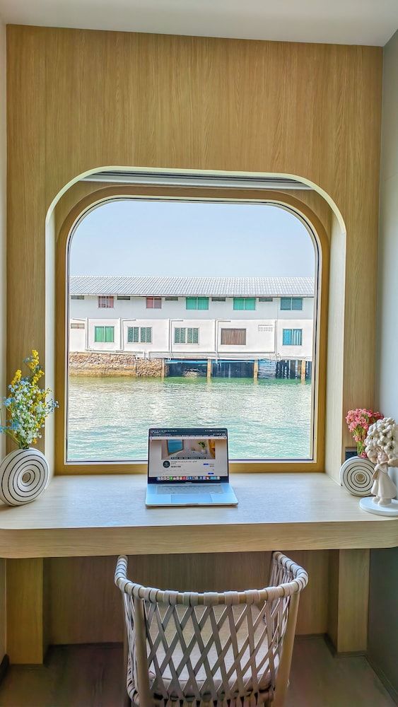 Moonlight Koh Larn Deluxe Room 4