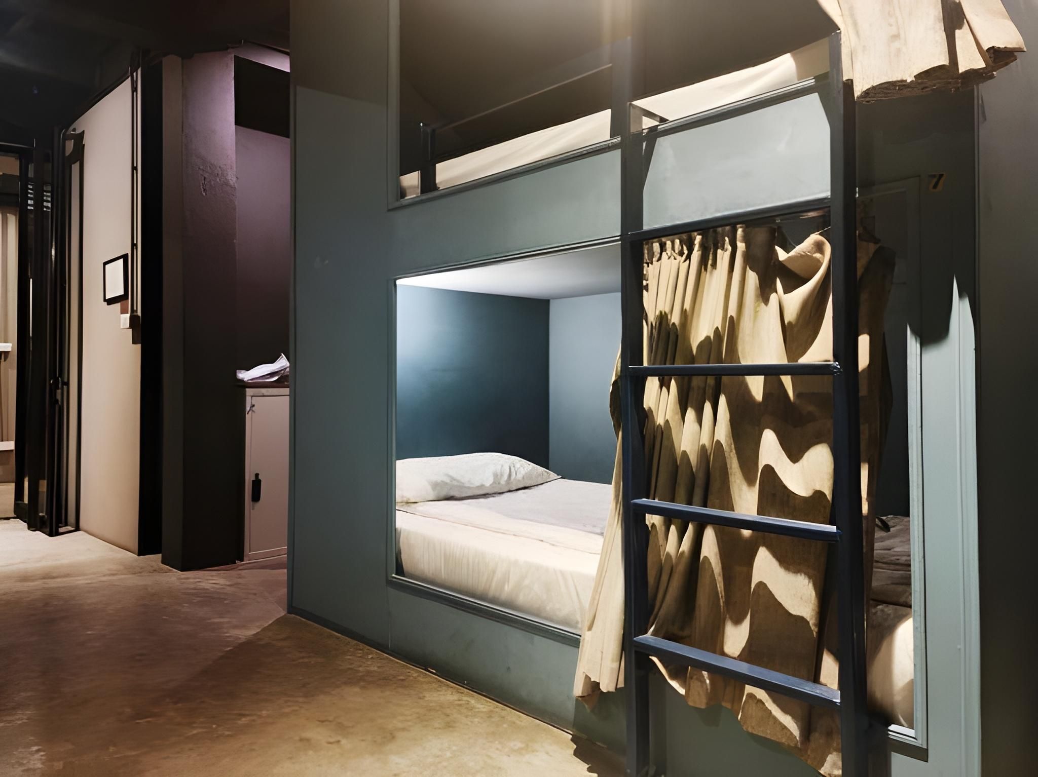 Dormitory Room - Mixed