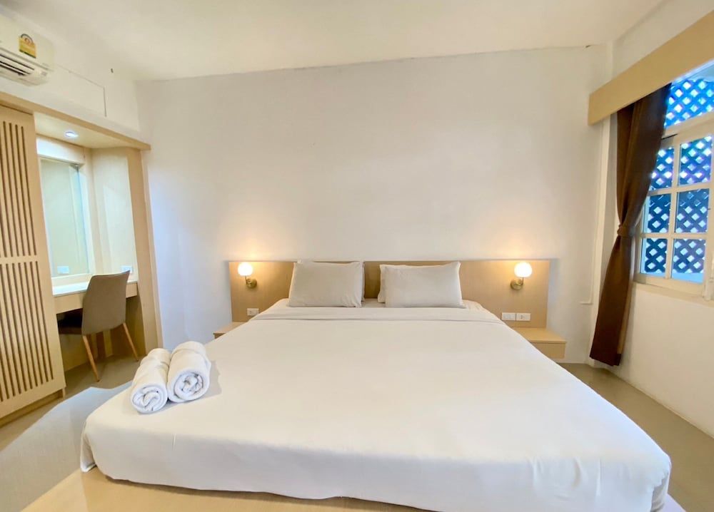 Garden Home Kata Deluxe Room, Garden View 5