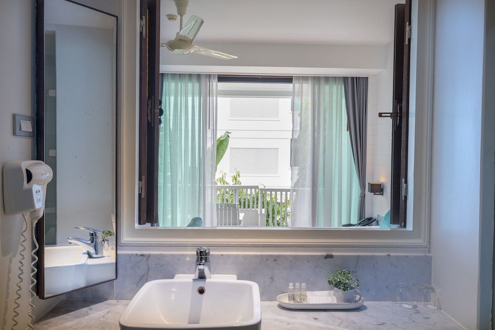 Loligo Resort Hua Hin Deluxe Balcony Room 5