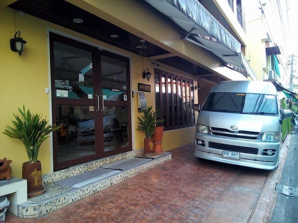 undefined Roof View Place 2