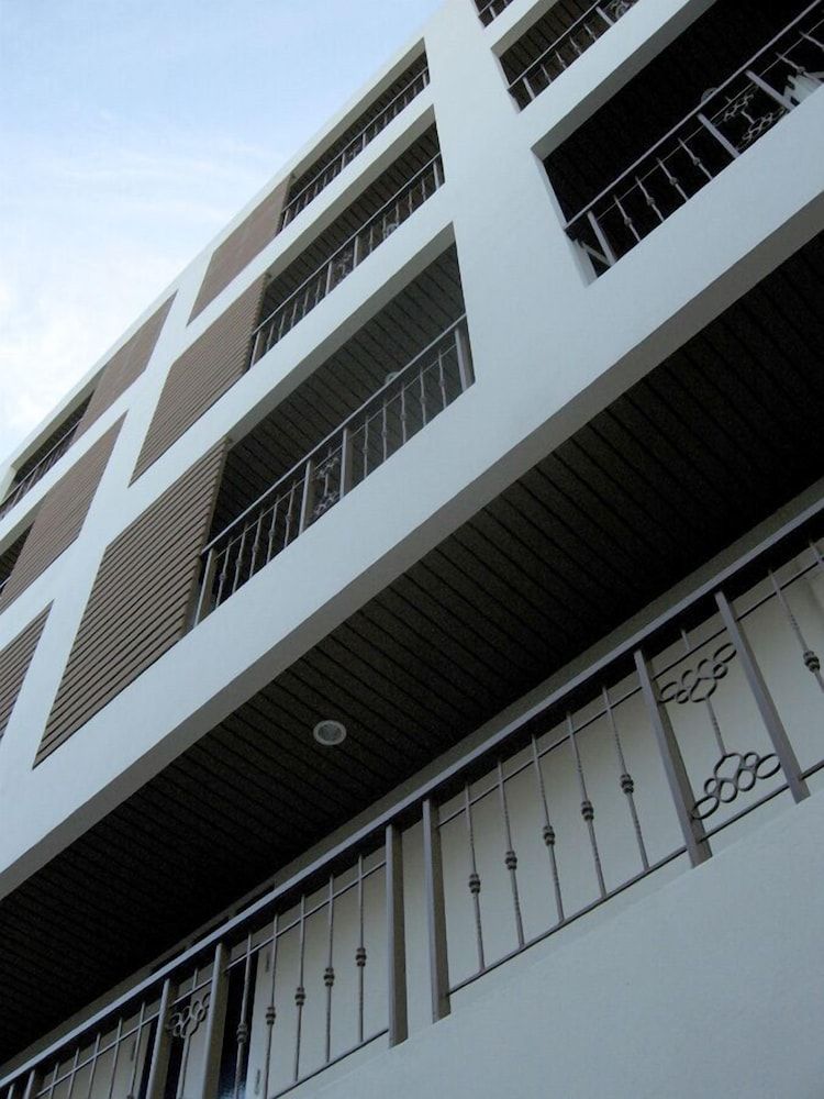 undefined Roof View Place 7