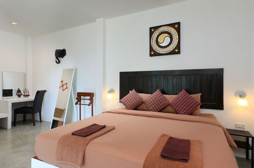 The Cove Phi Phi Garden Cliff House 3