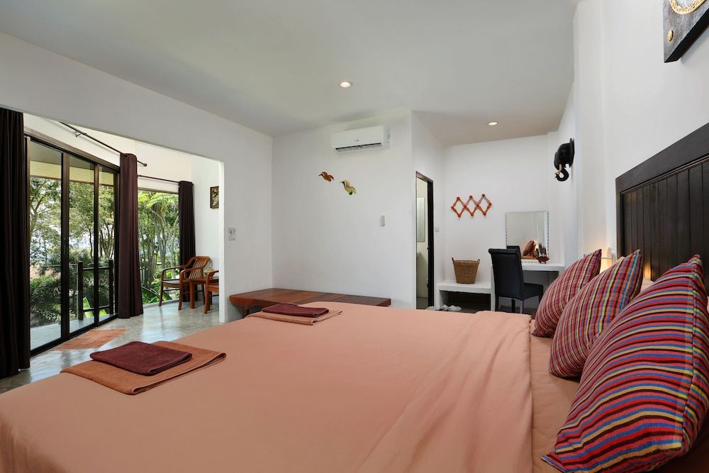 The Cove Phi Phi Garden Cliff House 4