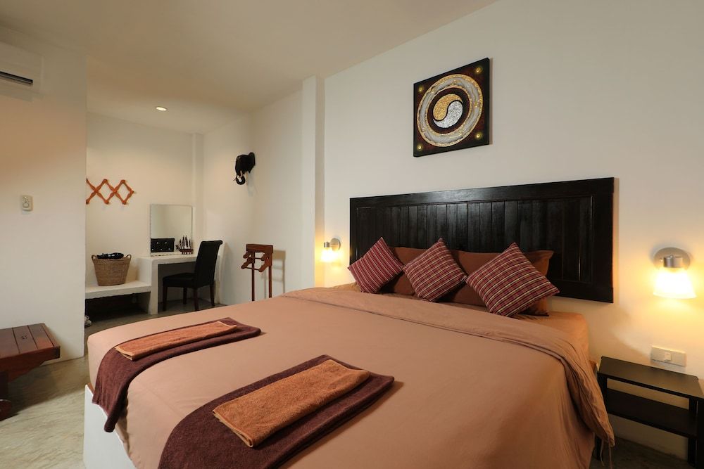 The Cove Phi Phi Garden Cliff House 6