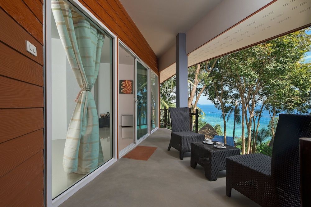 The Cove Phi Phi Garden Cliff House 8