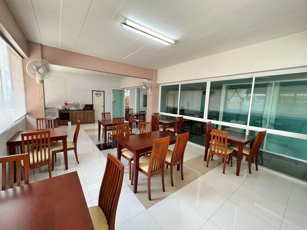 undefined Peak Boutique City Hotel 10