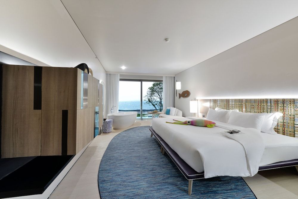 Room, 1 King Bed, Oceanfront (Ocean)