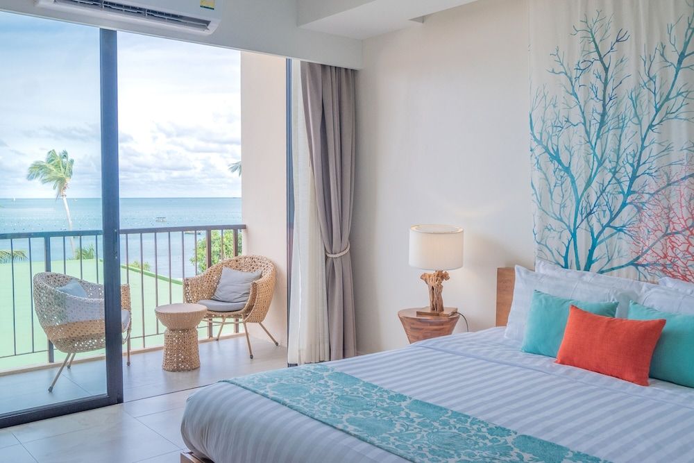Bandara Beach Resort, Phuket Premier Room, Balcony, Sea View 8